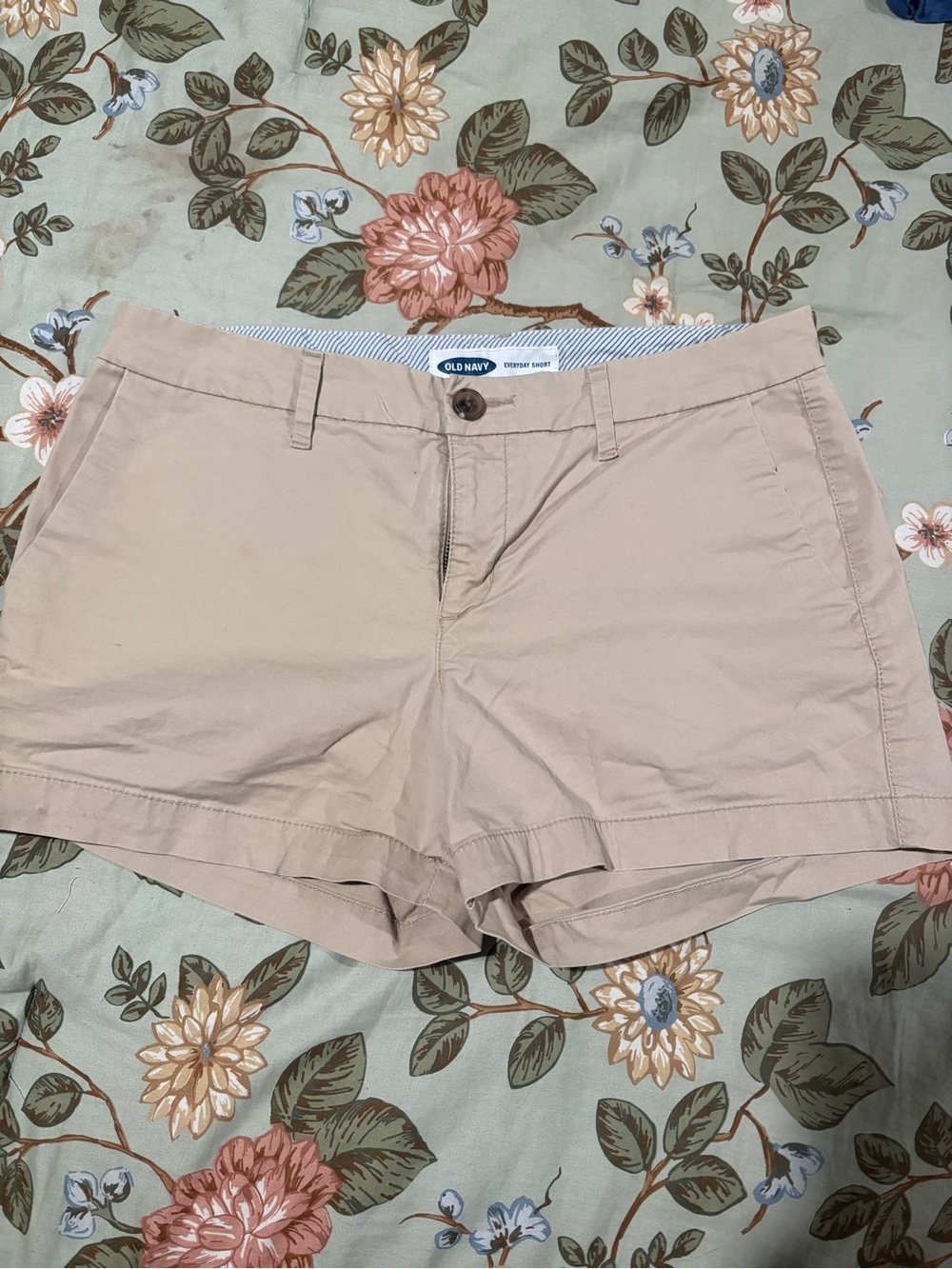 Old Navy Women's Tan Chino Shorts Size 4